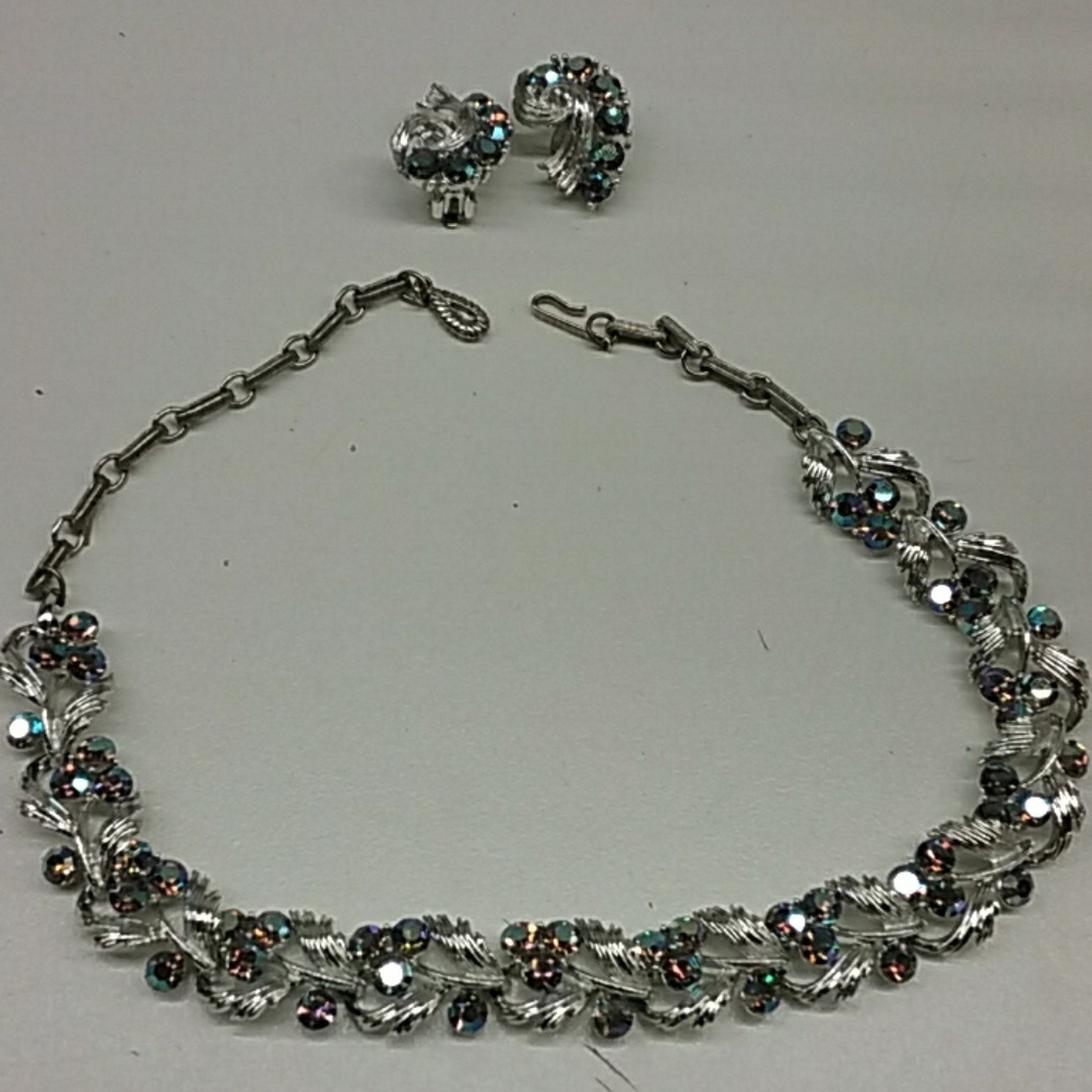 Lisner jewls set